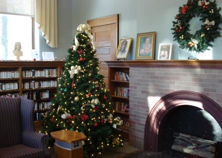 2009 West Wing of Library Decorated for Christmas